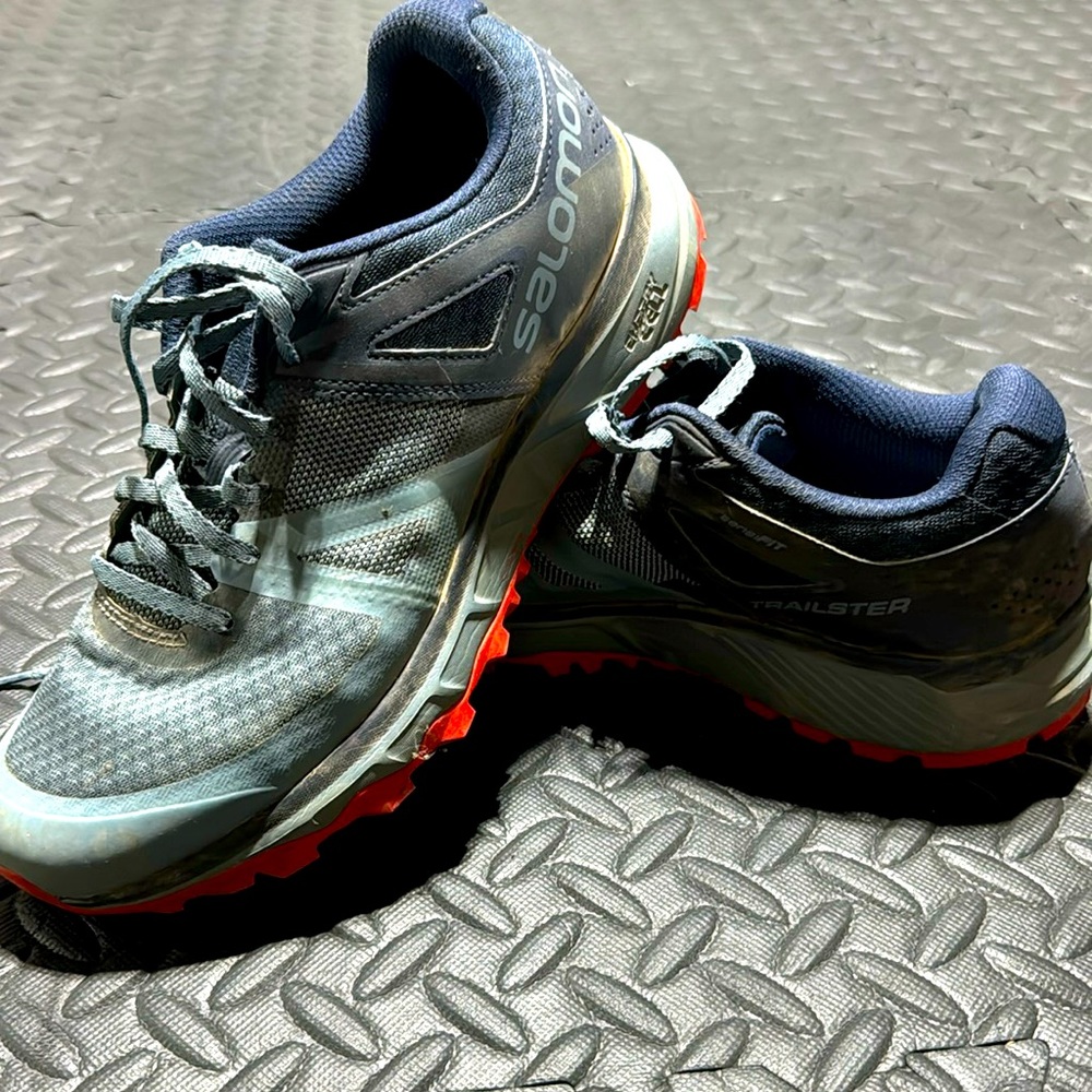 Salomon Trail Running Shoe - Men’s Sz9.5